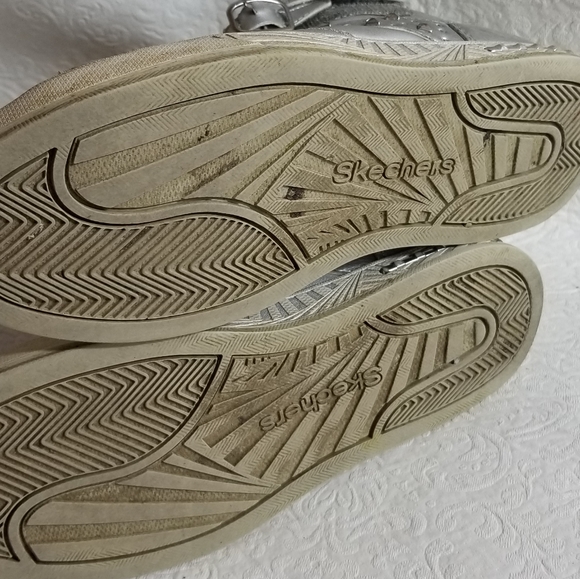 Girls Silver Skechers high tops, size 4 - Picture 7 of 10